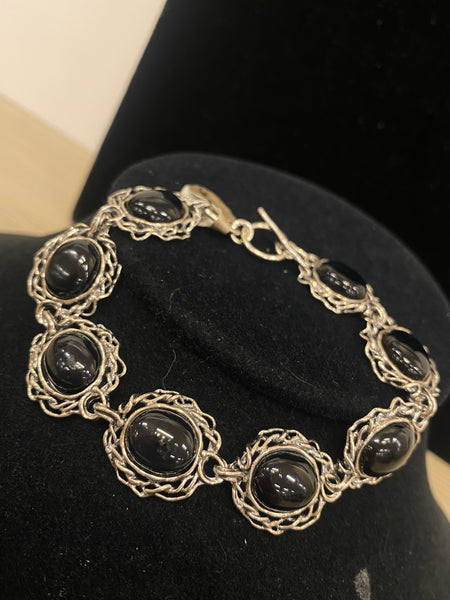 SS 8X Round Onyx 8” Bracelet