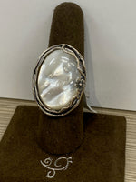 SS 1X Mother of Pearl Ring Size 7
